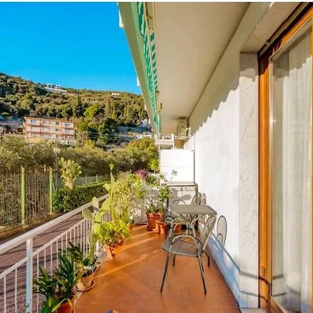 Casa Vacanze * 알라시오