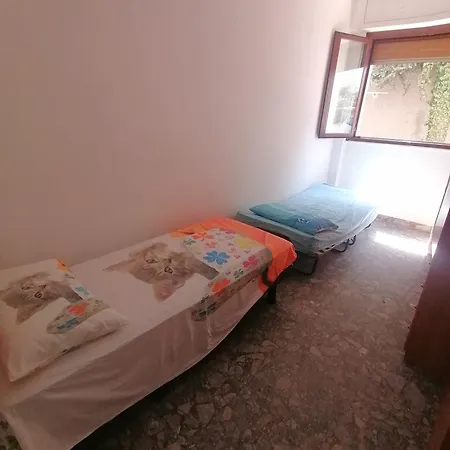 Casa Vacanze * 알라시오